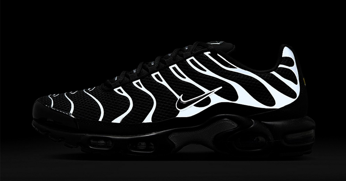 Official photos of the Nike Air Max Plus Black Reflective Grailify